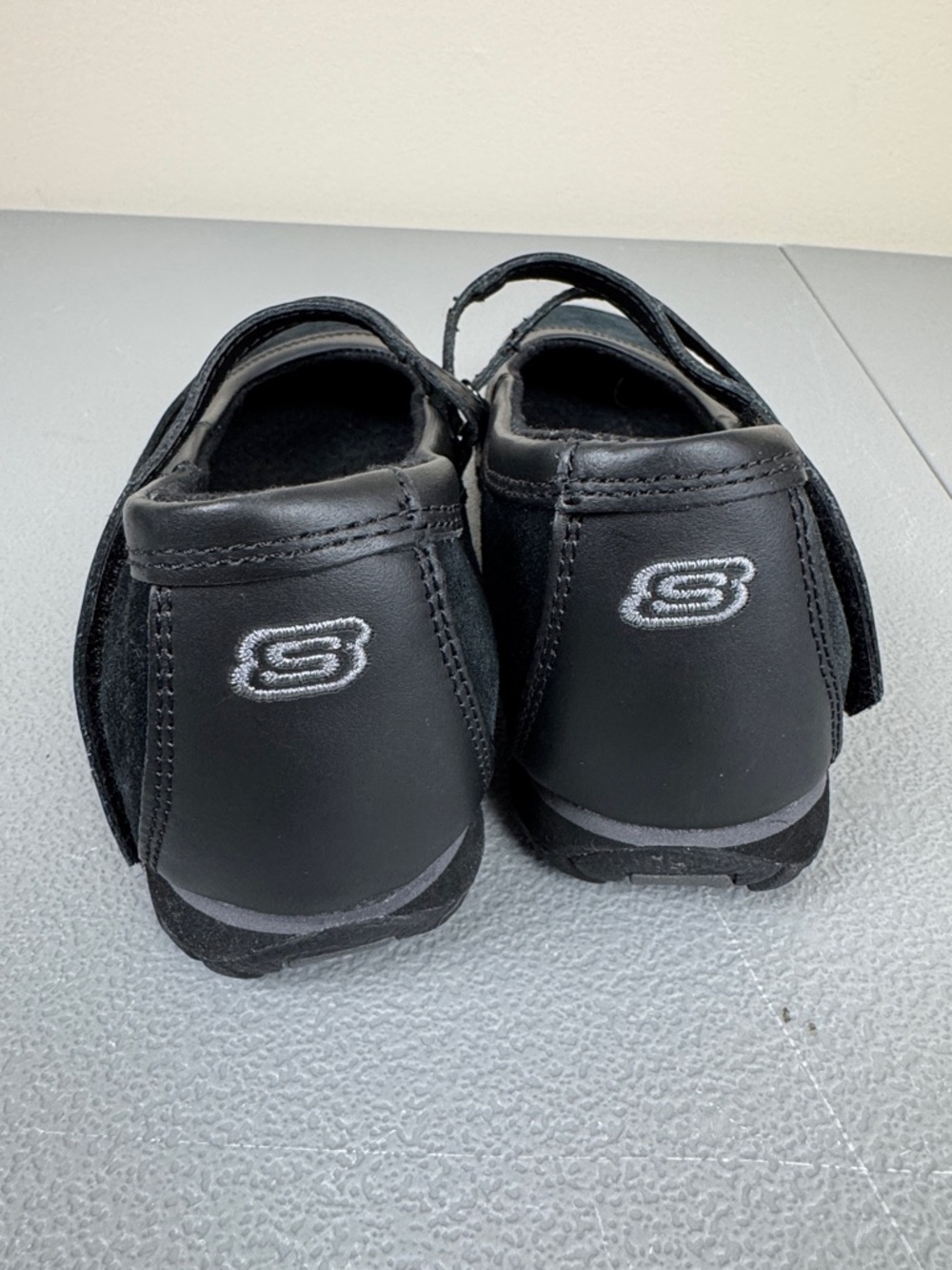 Skechers Mary Jane Style Loafer. Size 6. - Picture 3 of 9